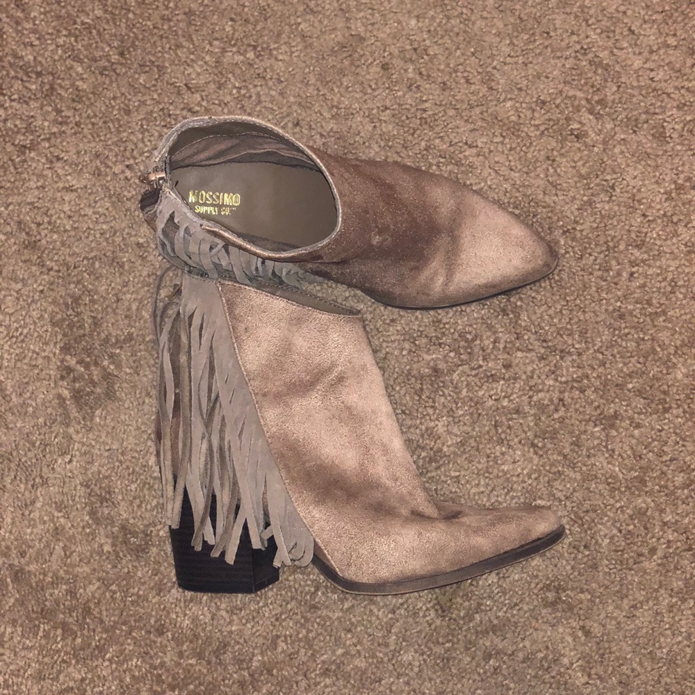 Size 7.5 Western Style Booties